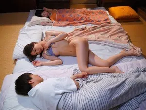 Chồng không hay biết gì khi vợ bị tên đại ca xã đoàn bắt đụ mỗi ngày