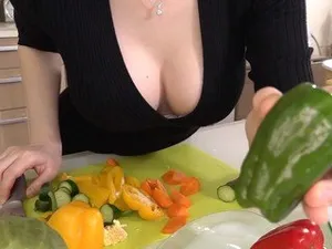 Cô y tá gợi tình 18